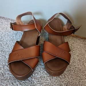 Universal Thread brown heels size 9.5